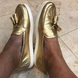 Host Pick🎉🎉Gorgeous MK gold moccasins by viviglam 🥿🥾👟👞